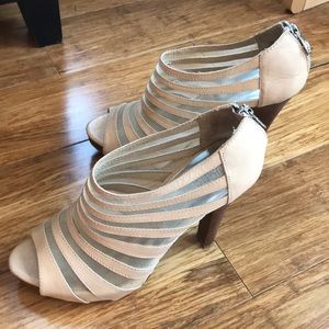Micheal Kors Nude Heels